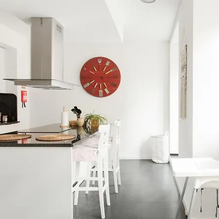 アパート Spacious Modern Flat In The Estrela District With Parking リスボン