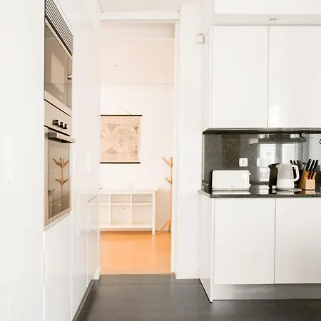 Spacious Modern Flat In The Estrela District With Parking