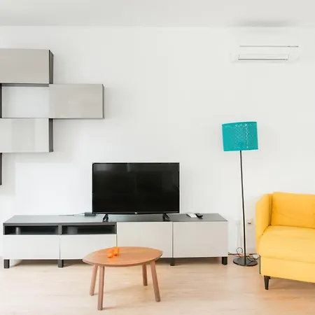 アパート Spacious Modern Flat In The Estrela District With Parking リスボン