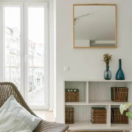 Spacious Modern Flat In The Estrela District With Parking * リスボン